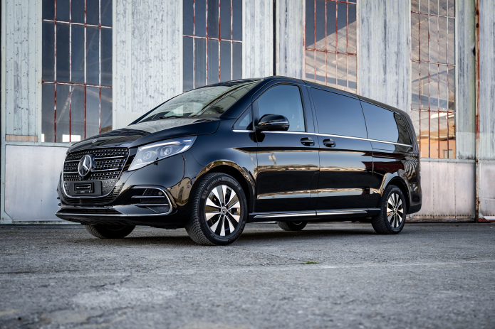 Mercedes v class side view
