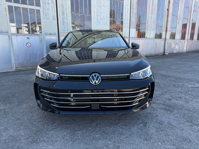 Brunner Limousine - Taxi front view