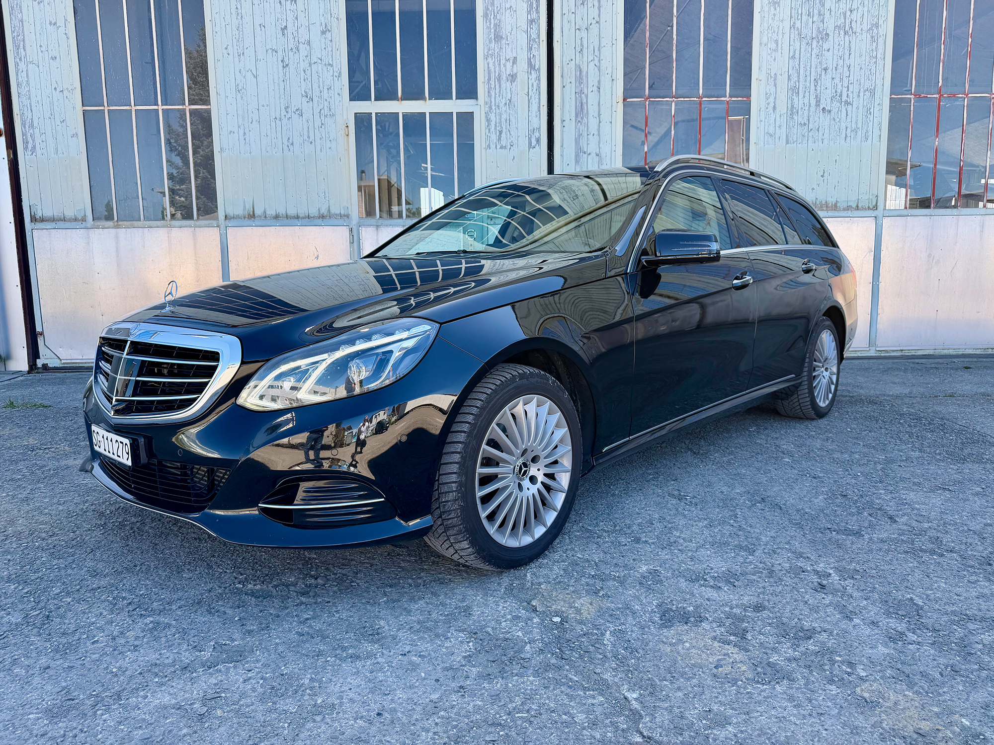 Brunner Limousine - Taxi three quarter view